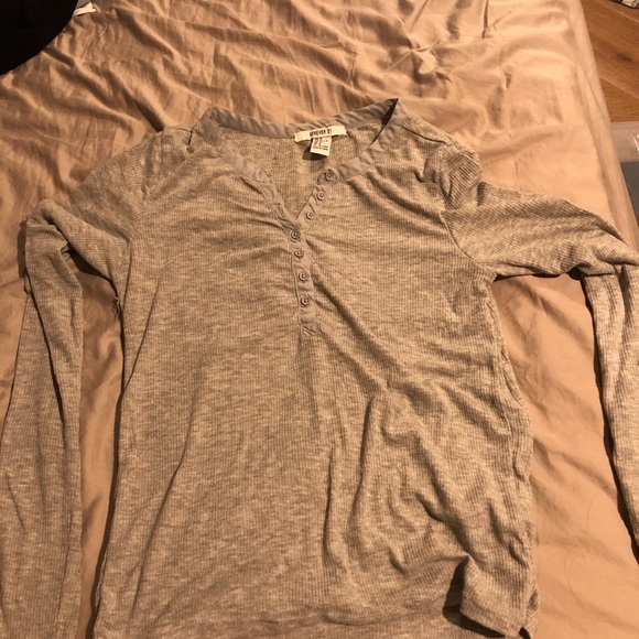 Forever 21 Grey Long Sleeve (thin material) - Picture 1 of 4